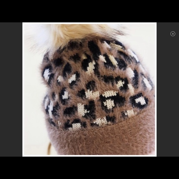 FINAL PRICE DROP‼️TAUPE LEOPARD FAUX FUR POM BEANI - Picture 2 of 2